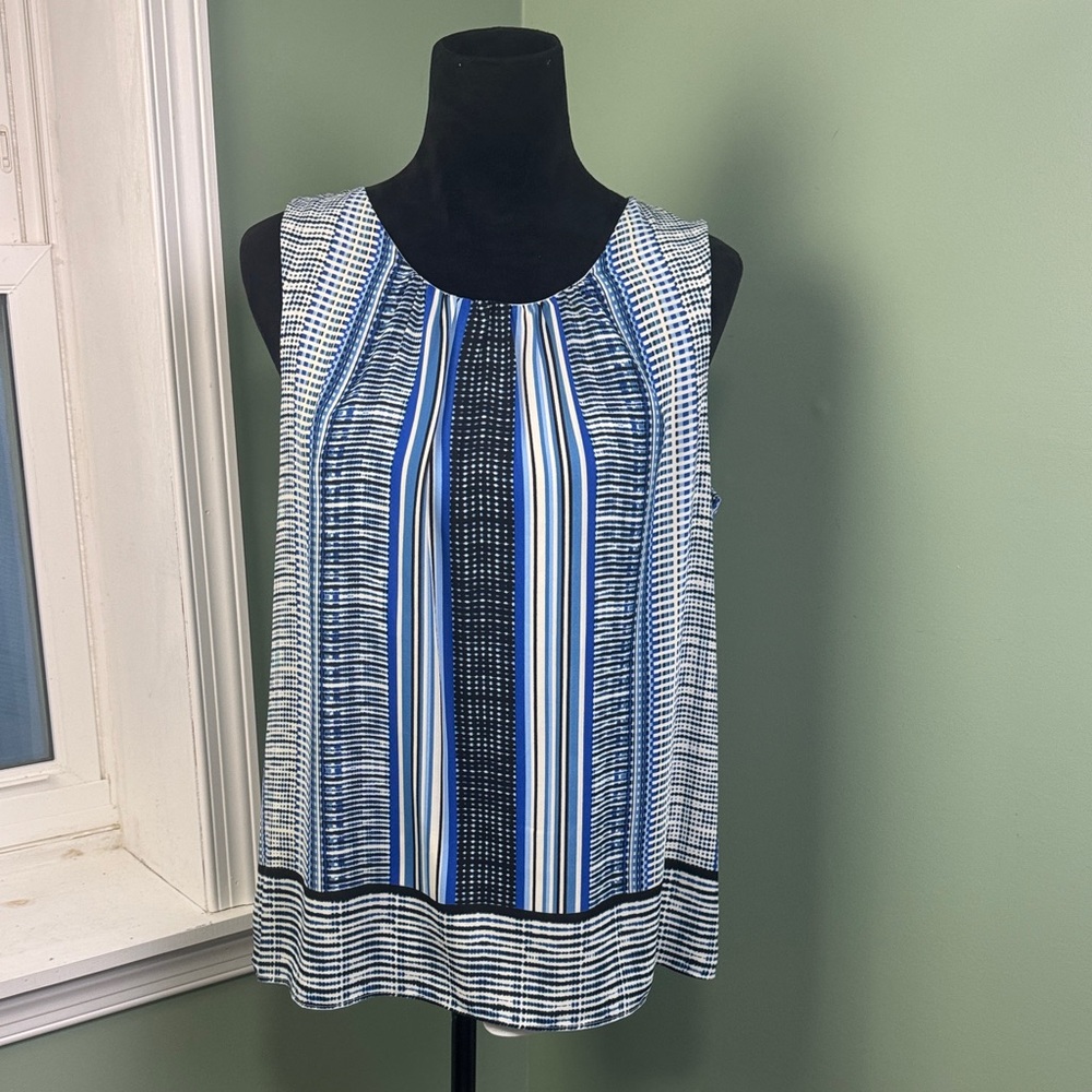 NWT Rose & Olive Blue and White Patterned Blouse large